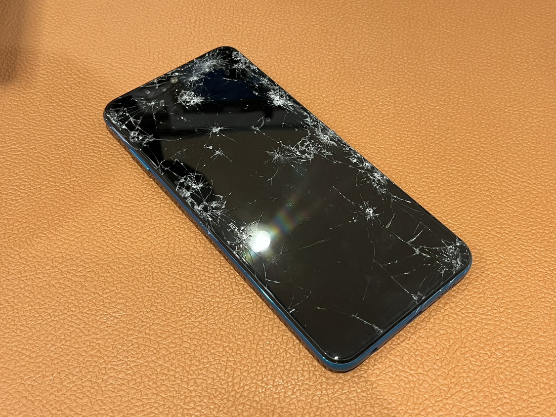 【コラム】画面が割れたら危険！そのままにせずご相談ください！